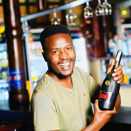Mountains Of The Moon Hotel Fort Portal Екстер'єр фото