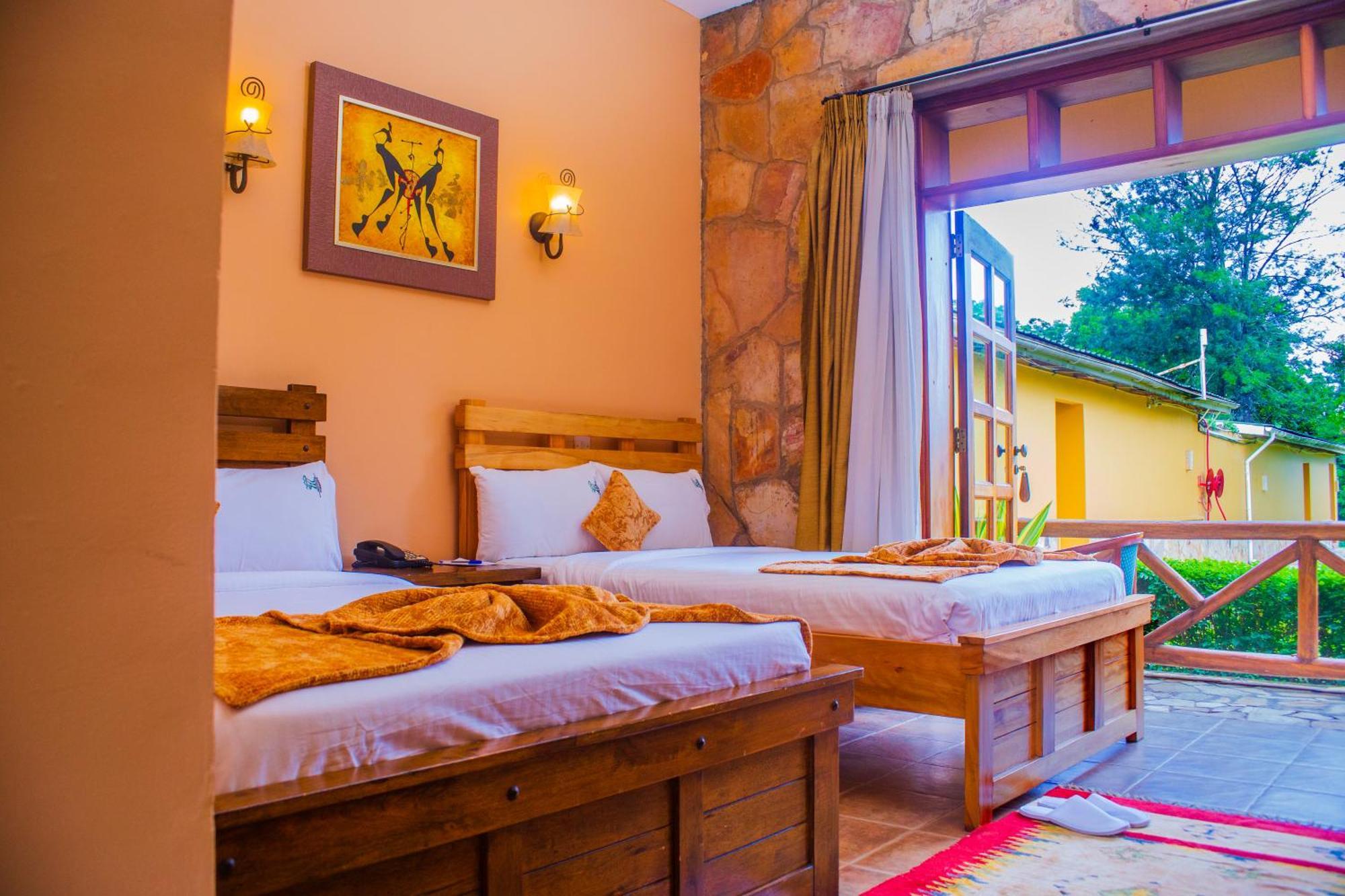 Mountains Of The Moon Hotel Fort Portal Екстер'єр фото