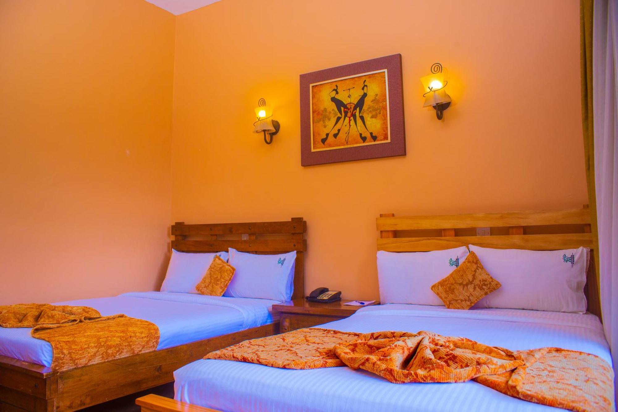 Mountains Of The Moon Hotel Fort Portal Екстер'єр фото