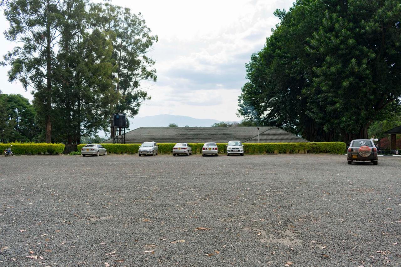 Mountains Of The Moon Hotel Fort Portal Екстер'єр фото