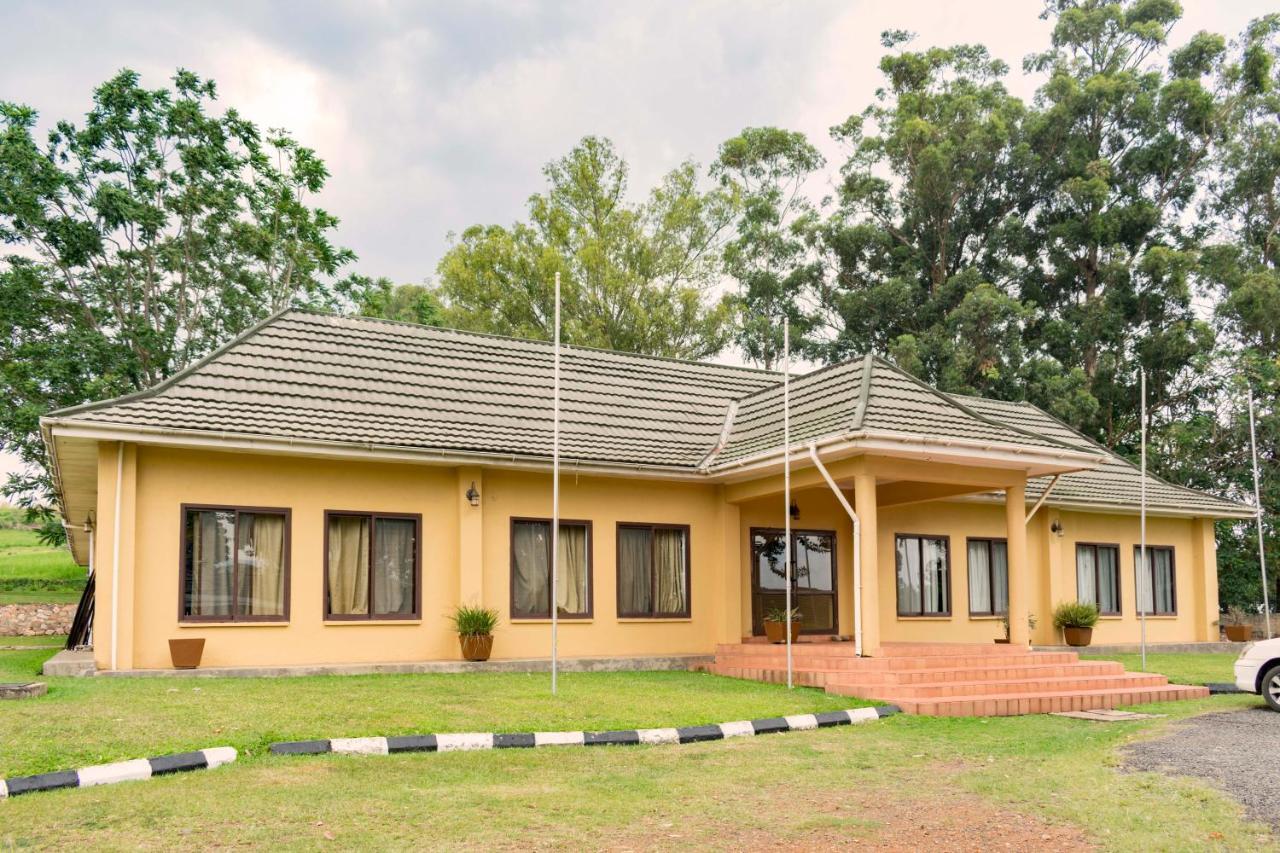 Mountains Of The Moon Hotel Fort Portal Екстер'єр фото