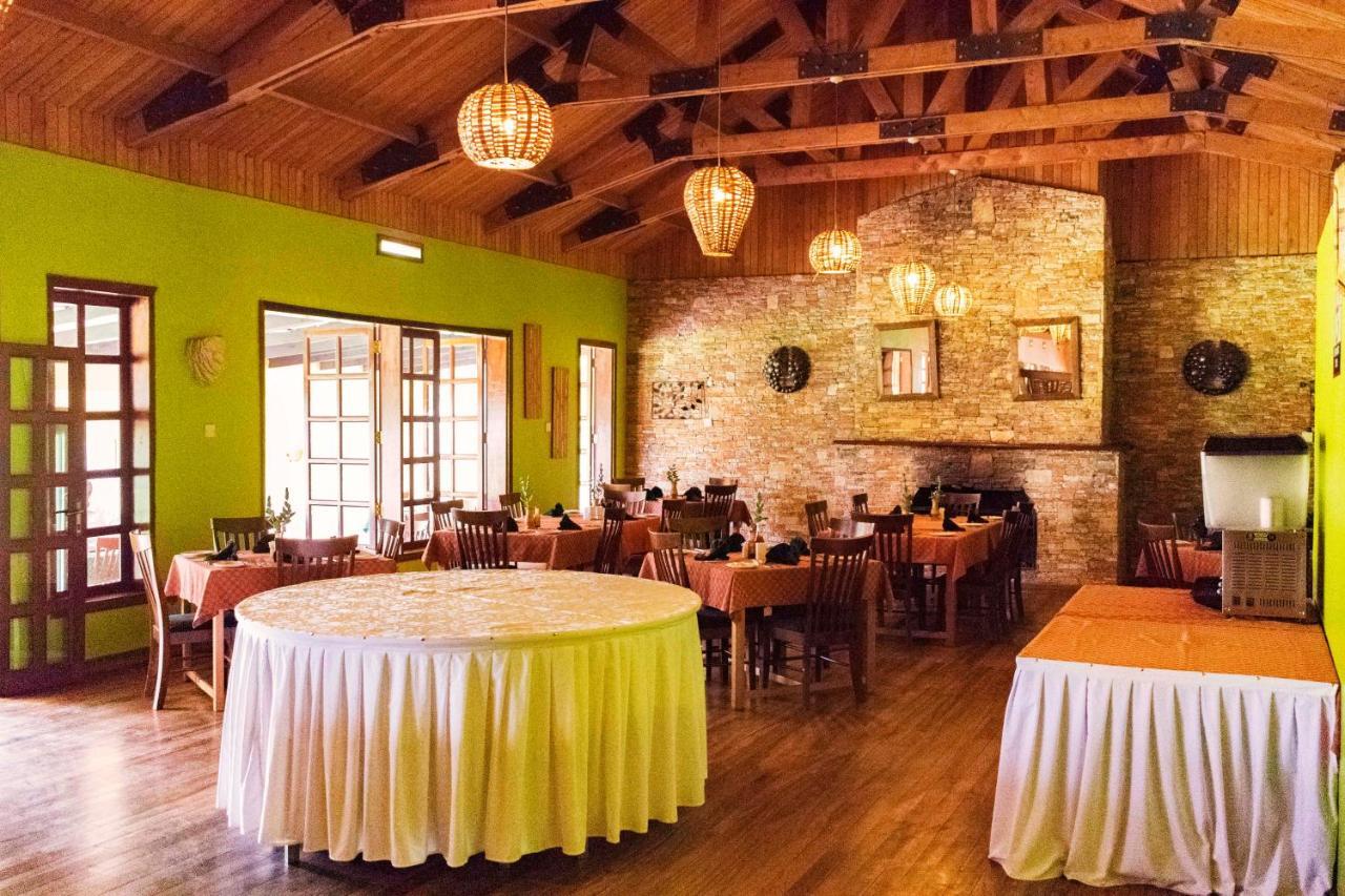 Mountains Of The Moon Hotel Fort Portal Екстер'єр фото