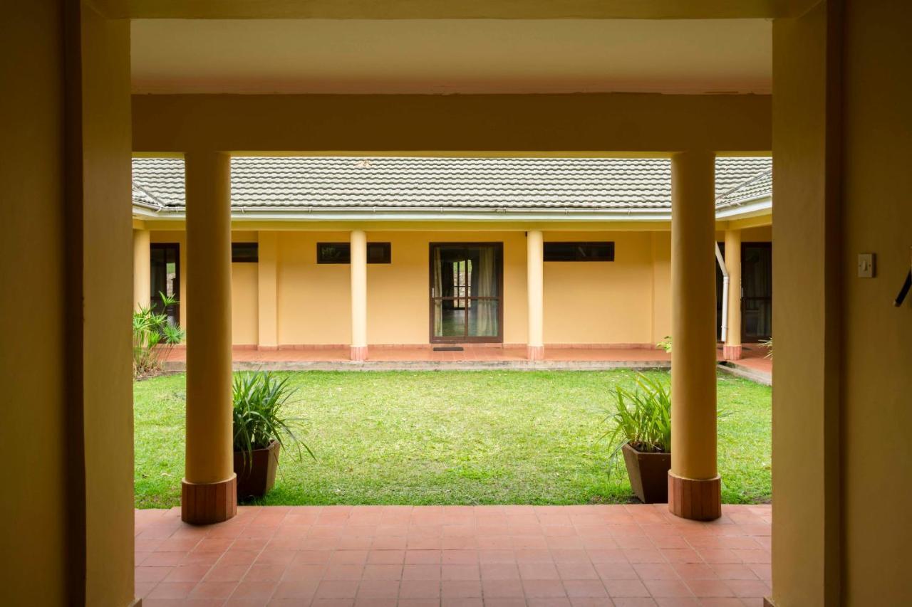 Mountains Of The Moon Hotel Fort Portal Екстер'єр фото