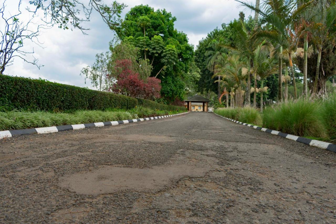 Mountains Of The Moon Hotel Fort Portal Екстер'єр фото