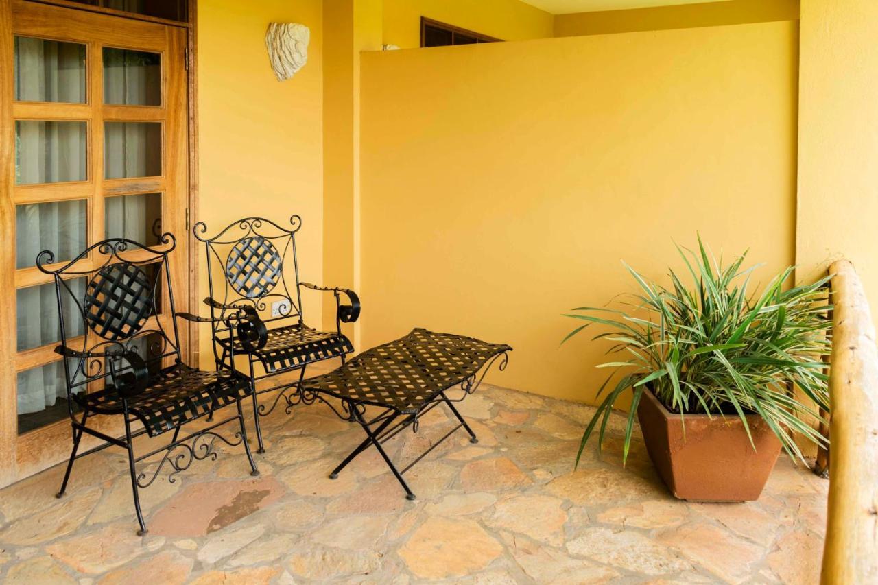 Mountains Of The Moon Hotel Fort Portal Екстер'єр фото