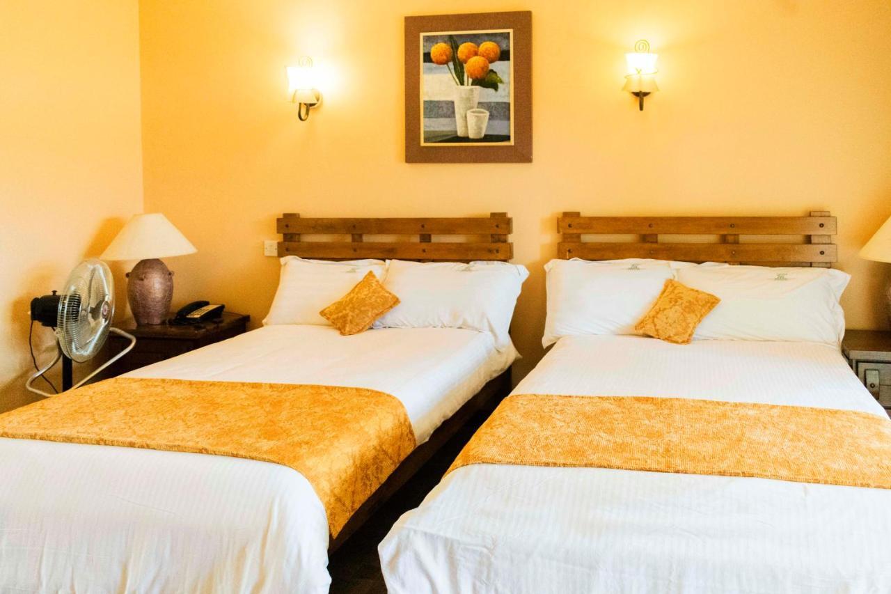 Mountains Of The Moon Hotel Fort Portal Екстер'єр фото