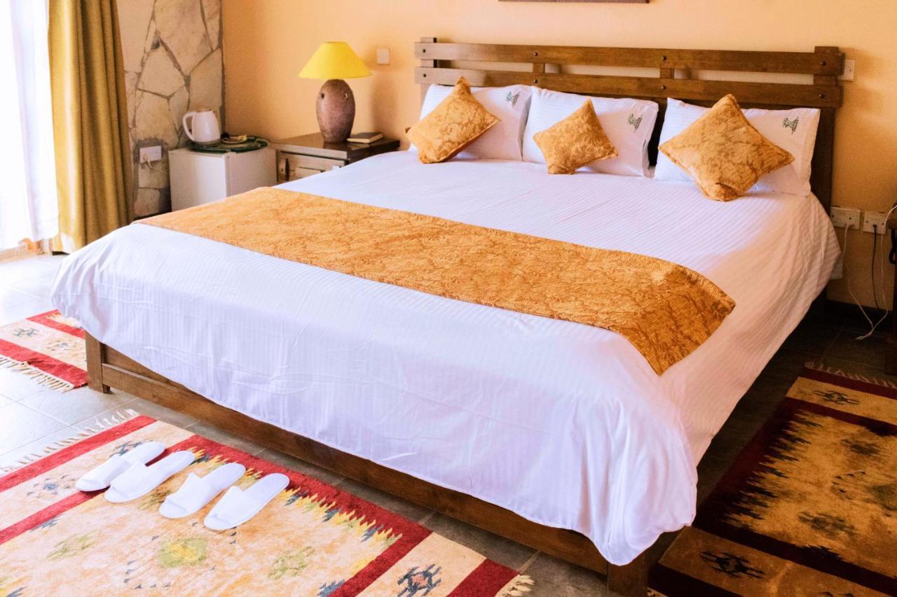 Mountains Of The Moon Hotel Fort Portal Екстер'єр фото