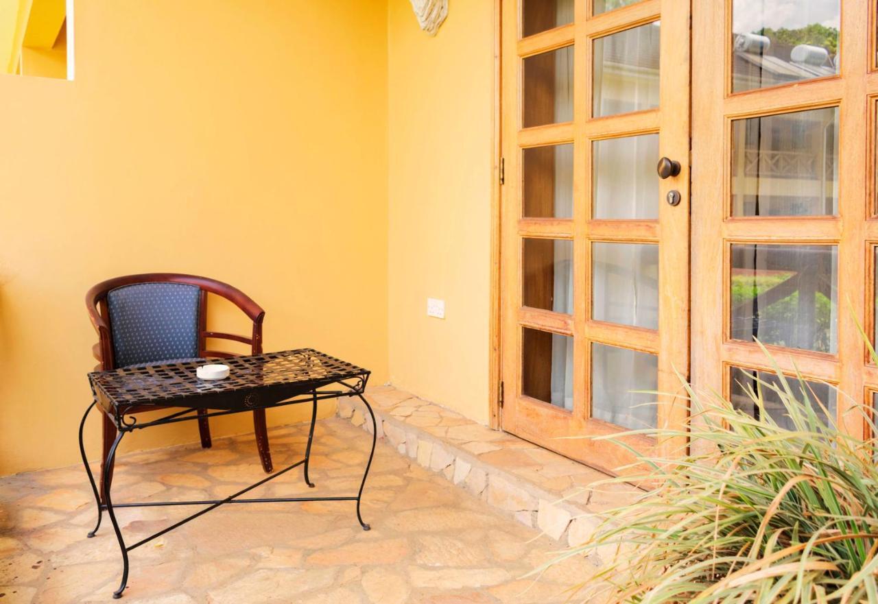 Mountains Of The Moon Hotel Fort Portal Екстер'єр фото